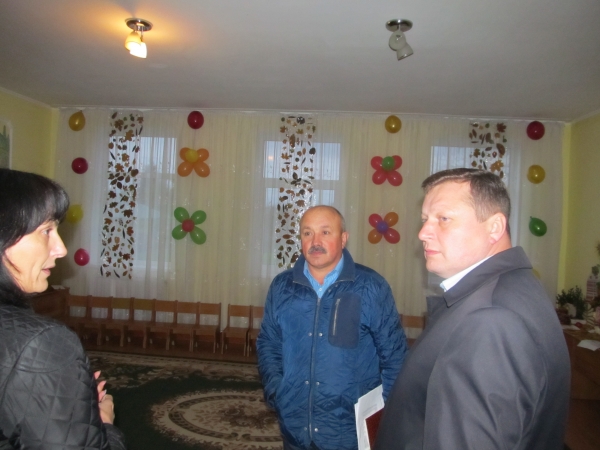 Голова районної ради зустрівся із громадою сіл Перв'ятич та Спасова