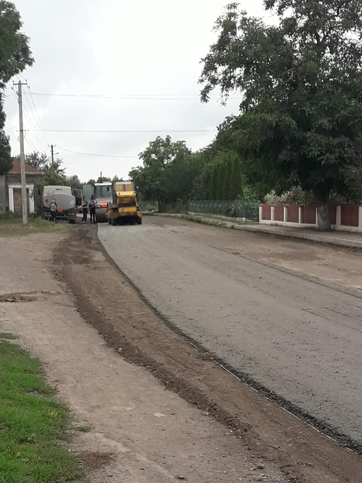 ремонт дороги в Тартакові