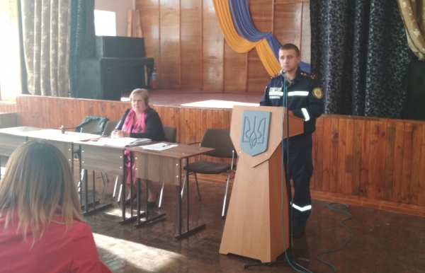 Червоноградські рятувальники провели заняття для представників освіти