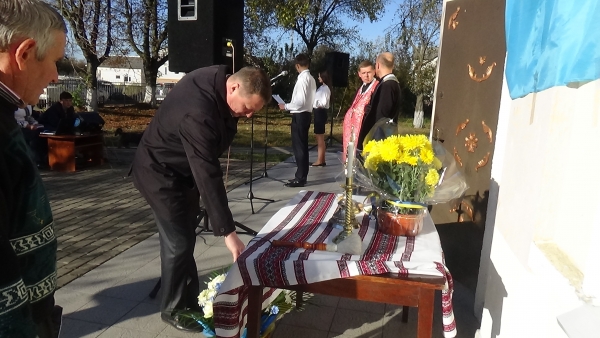 На Сокальщині урочисто відкрили меморіальну дошку легендарному командиру УПА Василю Василяшку