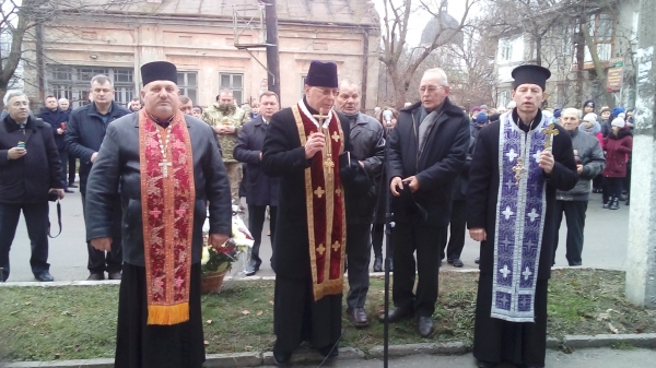 На Сокальщині вшанували пам’ять жертв голодоморів та політичних репресій