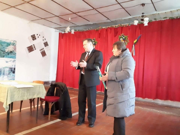 Голова районної ради зустрівся із громадою у селі Варяж