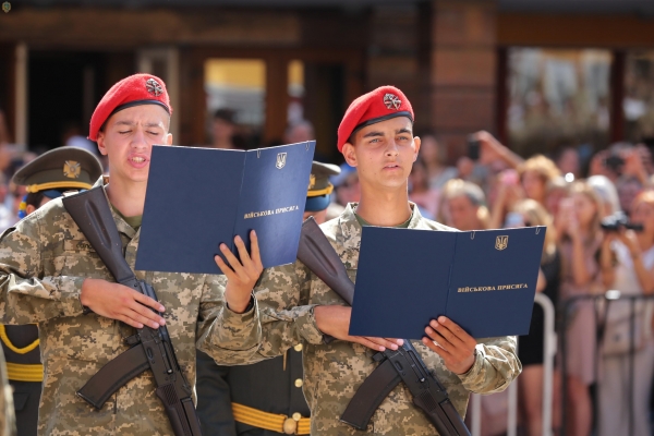 Першокурсники Академії сухопутних військ склали присягу на вірність українському народові