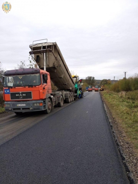 У Золочівському районі триває поточний ремонт дороги Зарваниця – Новоселище – Плугів
