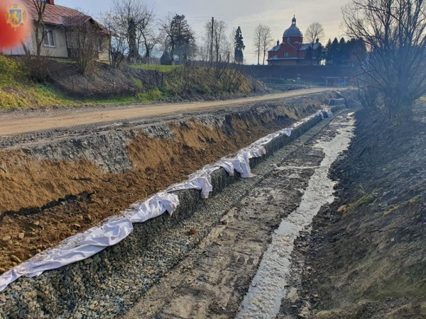 На Львівщині ремонтують дорогу Східниця – Верхнє Синьовидне (фото)