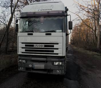 На Чернігівщині прикордонники затримали вантажівку з ялинками 