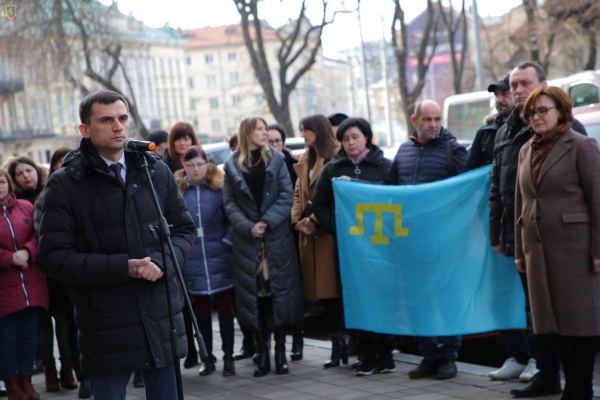 До 6-ї річниці окупації Криму на Львівщині урочисто підняли прапор кримських татар