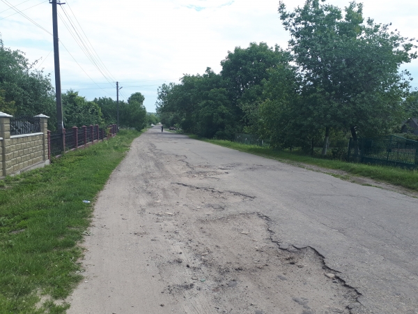 Триває підготовка до ремонту комунальної дороги в селі Забужжя