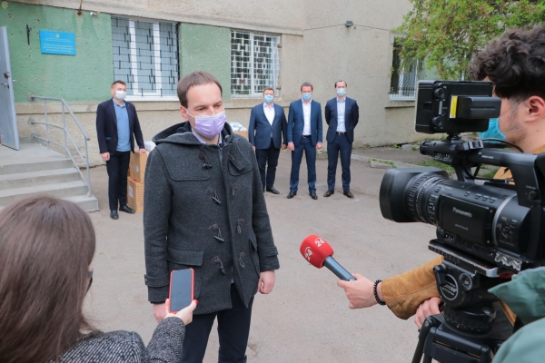 Для Львівського обласного центру екстренної допомоги та медицини катастроф благодійники передали засоби захисту