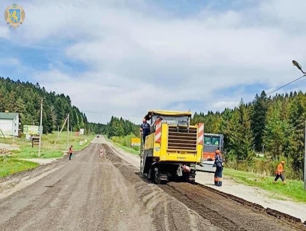 На Львівщині триває ремонт дороги Східниця – Пісочна