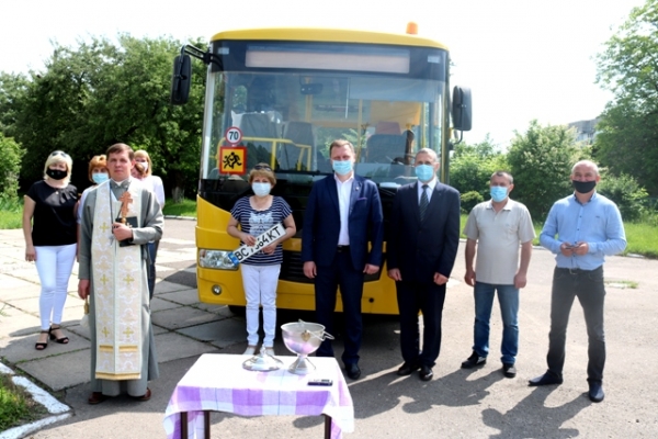 Жвирківська загальноосвітня  школа І-ІІІ ступенів отримала новий автобус «Школярик»