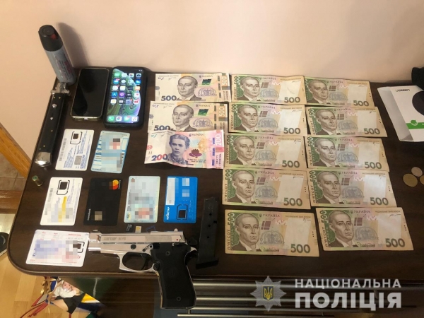 Поліцейські припинили діяльність злочинної групи з розповсюдження наркотиків на Сокальщині
