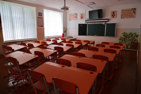 Максим Козицький оглянув ремонтні роботи школи у Миколаєві