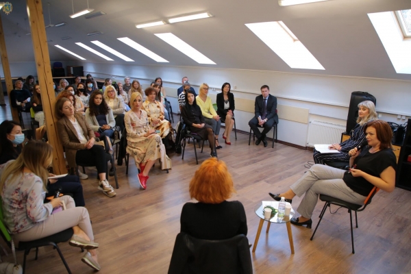 У Львові відбулась зустріч з жінками, які постраждали від домашнього насильства