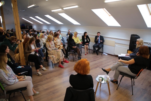 У Львові відбулась зустріч з жінками, які постраждали від домашнього насильства