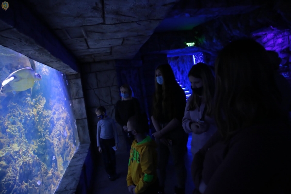 Діти загиблих учасників АТО та Героїв Небесної Сотні відвідали океанаріум
