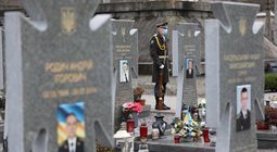 У Львові на Личаківському кладовищі вшанували Героїв