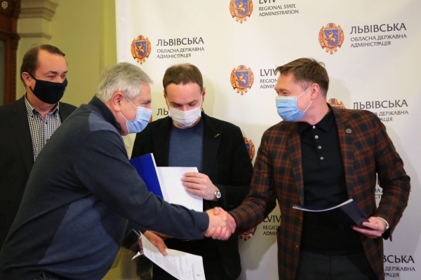 Опорним лікарням Львівщини передали сучасні ультразвукові та рентгенівські діагностичні системи