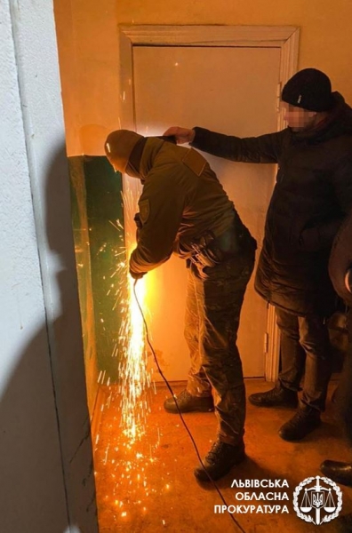 Збитки на майже 9 млн грн: трьом особам повідомлено про підозру у заволодінні комунальним майном на Львівщині