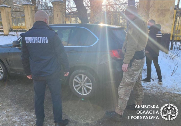 Збитки на майже 9 млн грн: трьом особам повідомлено про підозру у заволодінні комунальним майном на Львівщині