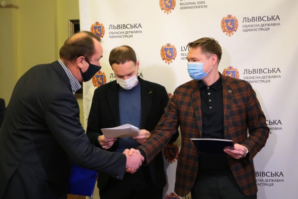 Опорним лікарням Львівщини передали сучасні ультразвукові та рентгенівські діагностичні системи
