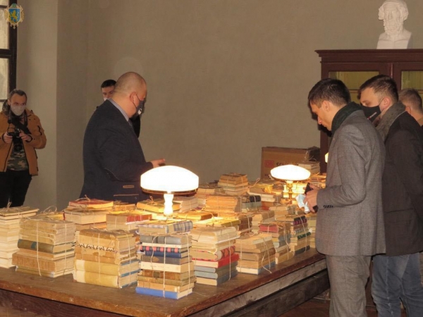У Львові презентували унікальні книжки із приватної колекції письменника Станіслава Вінценза