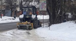 Усі комунальні служби залучені до прибирання міста від снігу