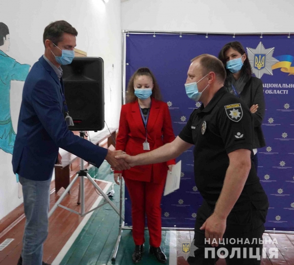 Співробітники Тренінгового центру поліції Львівщини отримали спортінвентар та інтерактивне обладнання від КМЄС
