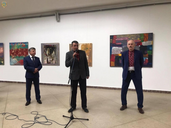 «Весняний салон – 2021»: понад 100 робіт українських митців презентували у Львівському палаці мистецтв