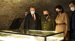 У підземеллі Гарнізонного храму відкрили виставку унікальних реліквій XII-XV ст.