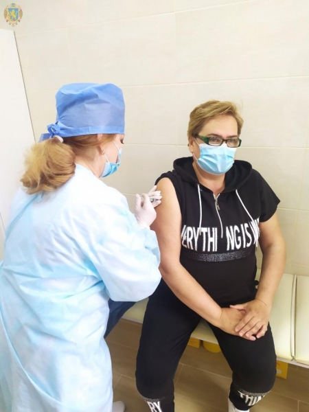За вихідні у Центрах вакцинації провакцинували понад 4 тисячі осіб