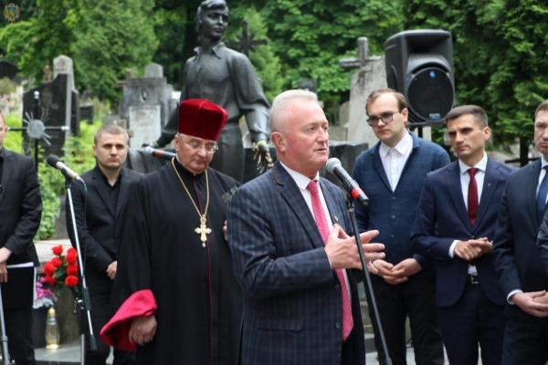 На могилі Мирослава Скорика на Личакові відкрили пам’ятник
