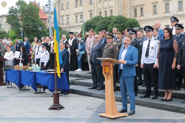 Найкращих поліцейських Львівщини відзначили почесними грамотами з нагоди професійного свята