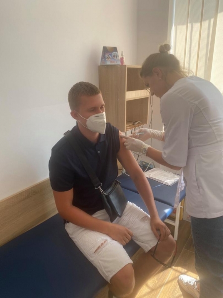 Вчора на Львівщині провакцинували 3751 особу, з них 3042 – у центрах вакцинації