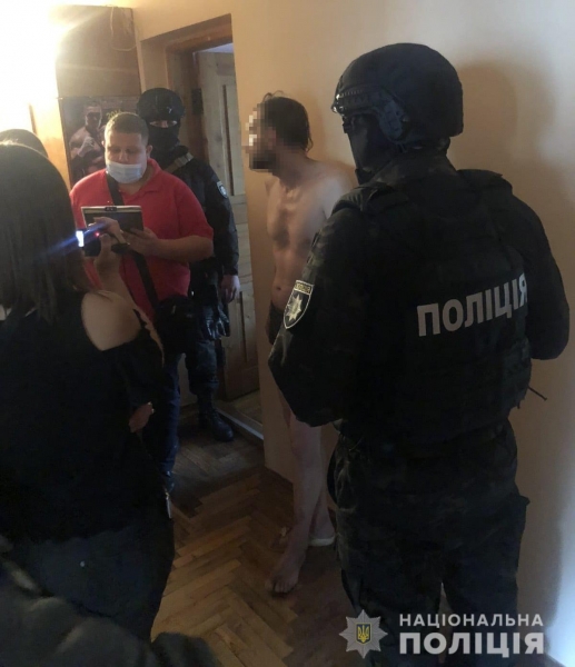 На Дрогобиччині поліцейські повідомили про підозру наркозбувачу – За скоєне йому загрожує до десяти років позбавлення волі