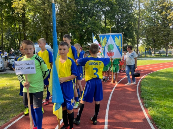 У селищі Дубляни Самбірського району відкрили новий стадіон майже на 800 глядацьких місць