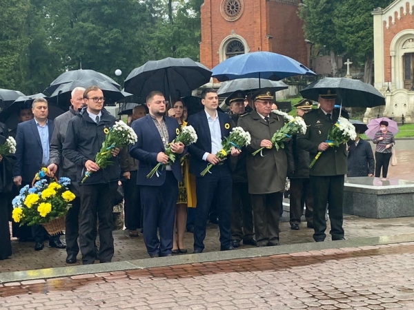День вшанування пам’яті захисників України: на Личакові відбулися урочисті заходи