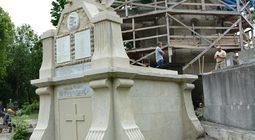 На Личаківському цвинтарі реставрують родинні каплиці