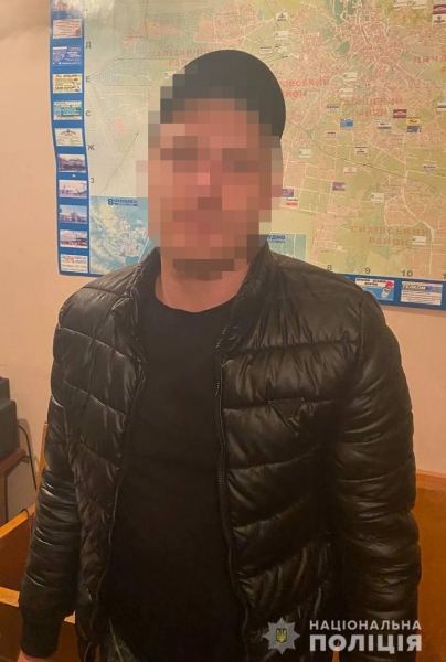 Поліцейські викрили зловмисника, причетного до пограбування перехожого на площі Ринок у Львові