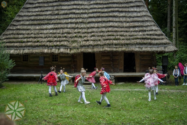 У Львові відбувся XVIII Всеукраїнський фестиваль дитячих та юнацьких колективів «Казка у гаю»