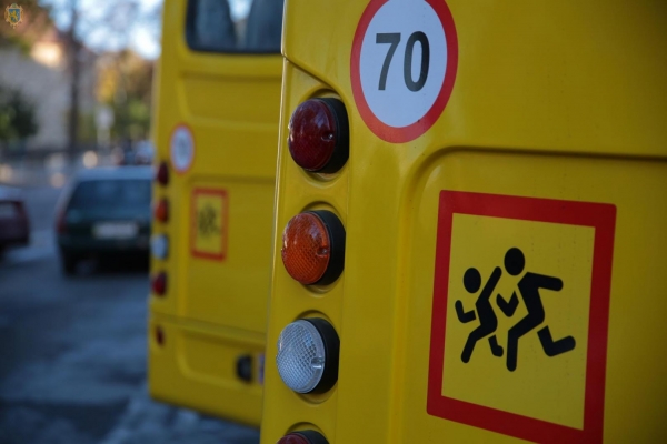 Ще 11 автобусів «Школярик» передали відділам освіти громад Львівщини