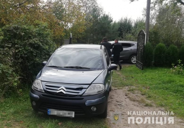На Львівщині поліцейські затримали нетверезого водія, який скоїв смертельну ДТП та втік з місця події