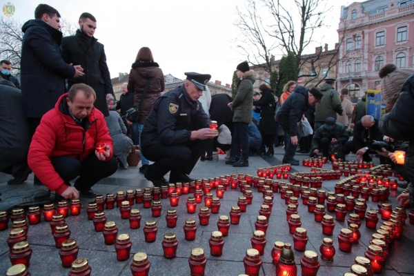 «Запали свічку», - у Львові вшанували пам’ять жертв голодоморів