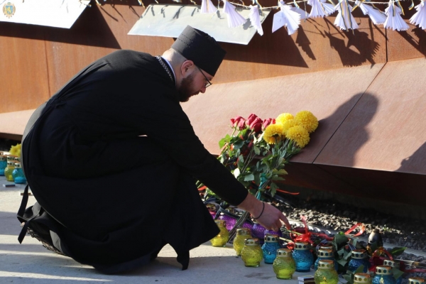 Біля Меморіалу Героїв Небесної Сотні у Львові відбувся захід з нагоди відзначення Дня Гідності та Свободи