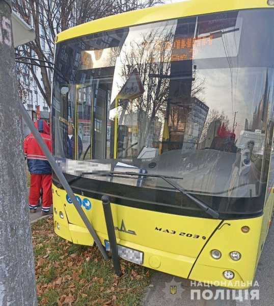 У Львові раптово помер водій рейсового автобуса – поліцейські встновлюють обставини події