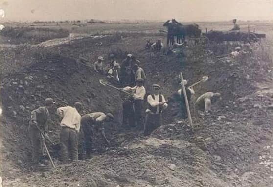 Розкопки ровів неподалік дороги Сокаль – Свитазів. фото Юрія Коріня
