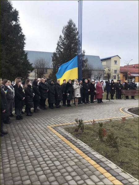  Старосамбірська громада зустріла День єднання та підтримки України 