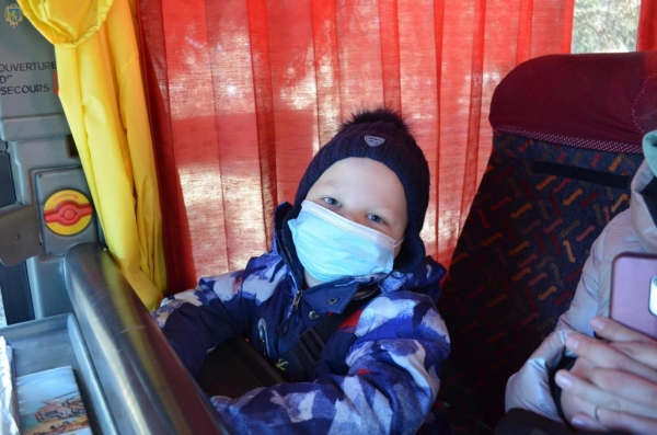 Четвертий евакуаційний конвой з онкохворими дітьми вирушив до Польщі