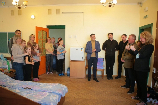 Міністерка економіки Литви Аушріне Армонайте відвідала дітей-переселенців, які тимчасово мешкають на Львівщині