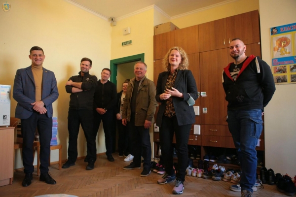 Міністерка економіки Литви Аушріне Армонайте відвідала дітей-переселенців, які тимчасово мешкають на Львівщині